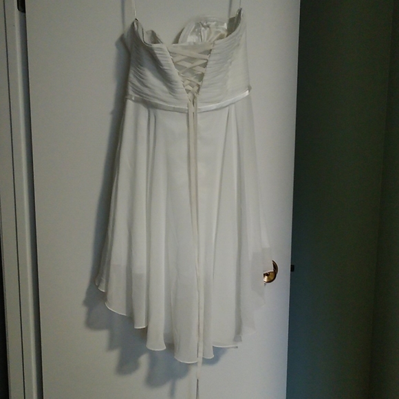 Maliha White / Bustier Prom dress - Picture 2 of 4